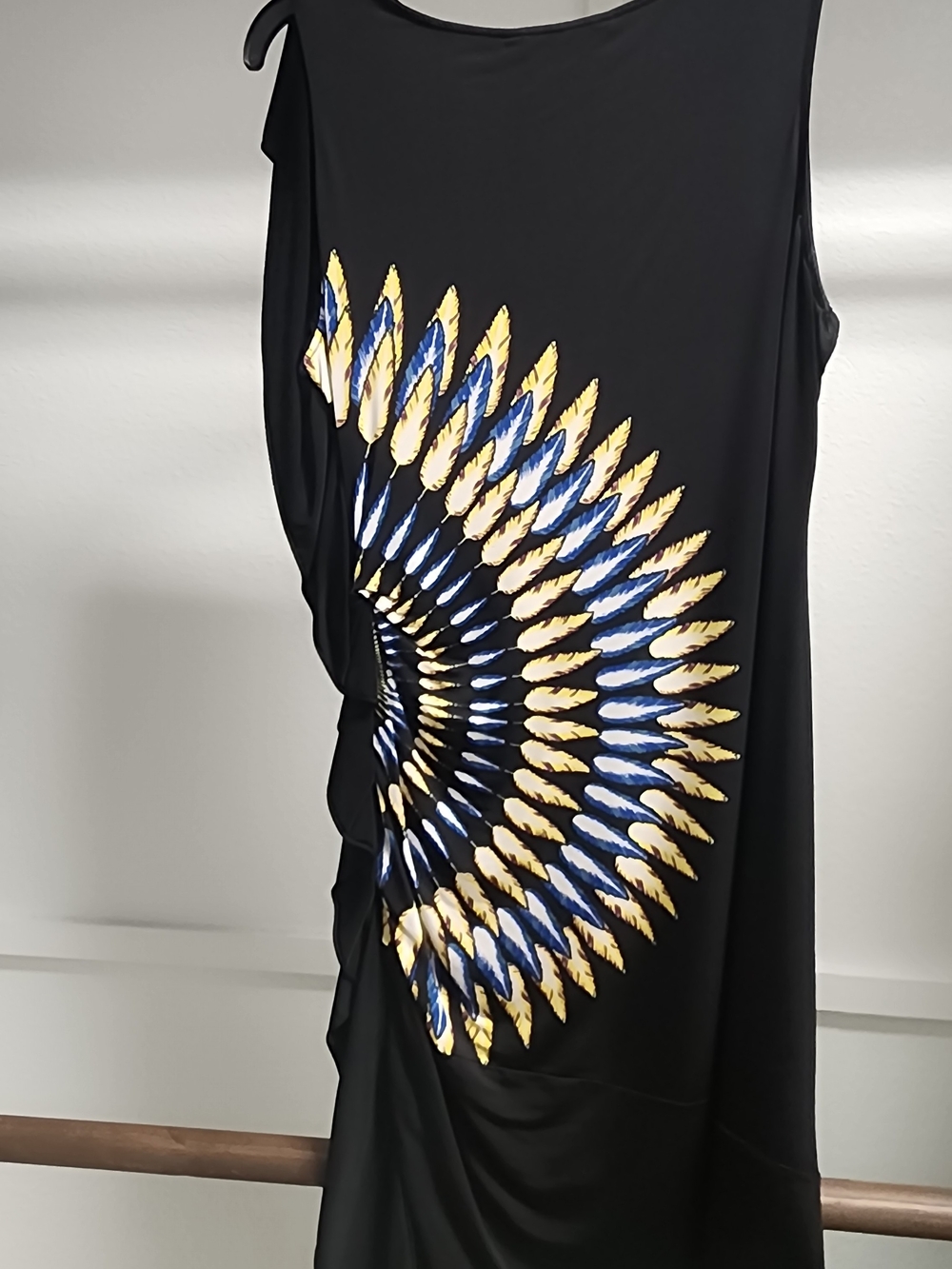BCBGMAXAZRIA 2010s Black Sleeveless Dress with Blue and Gold Sunburst Print